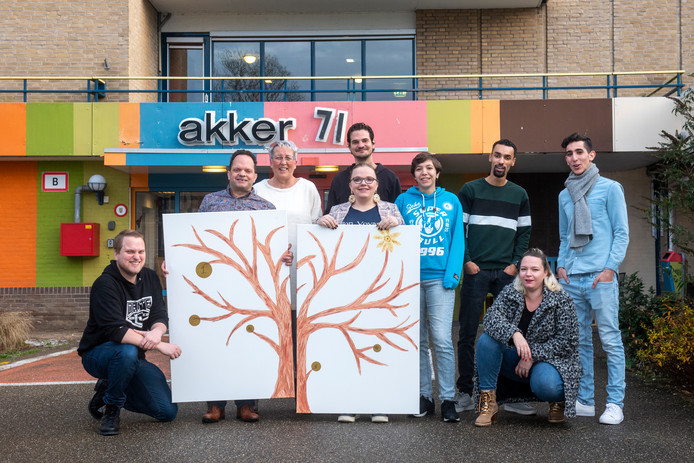 Het team van ImPower Arnhem, met tweede van links Rob Knuiman en naast hem Wilma Gerritsen.