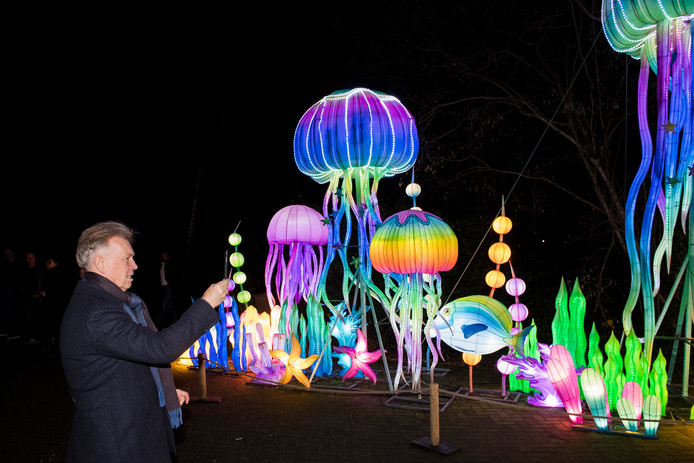 China Light Festival In Ouwehands Dierenpark Is Alsof Je In Een