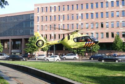 NS-medewerker stopt bloeding van neergestoken man bij station Breda: 'In wat voor wereld leven wij?’