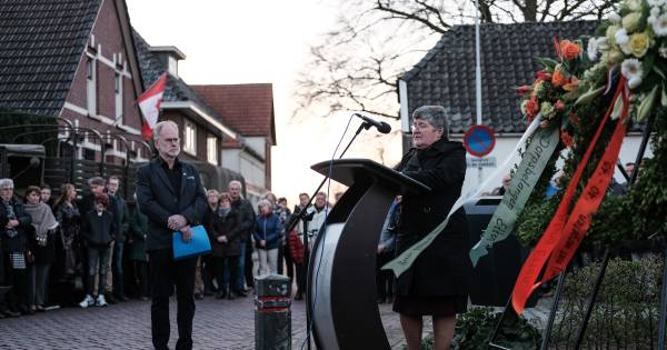 Canadese ambassadeur staat stil bij de bevrijding van Etten