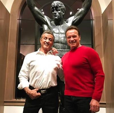 Sylvester Stallone koopt standbeeld Rocky