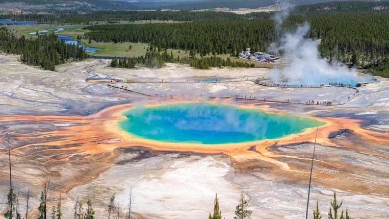 De grootste ondergrondse vulkaan of caldeira bevindt zich in het Yellowstone National Park in de Verenigde Staten. 