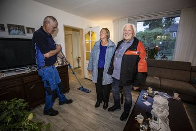 Lidy boos en verdrietig, haar huis in Denekamp staat vol poepwater: 'Waarom doet gemeente niets?’