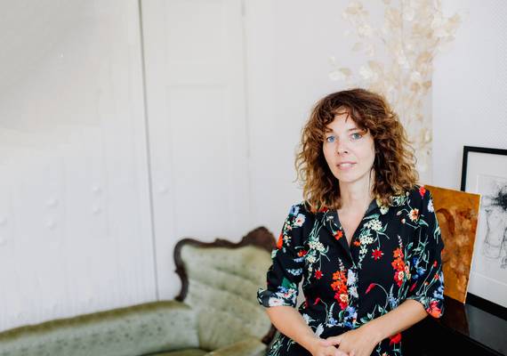 Anita (46) ging in therapie na een traumatische bevalling: “Na twaalf jaar huilde ik nog als ik erover sprak’’