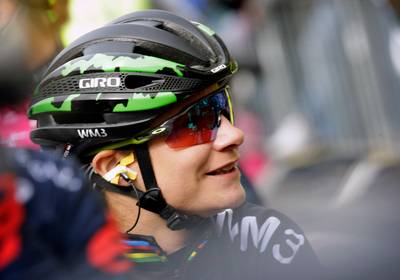 Marianne Vos onderuit bij rentree in ultrakorte proloog Vlissingen