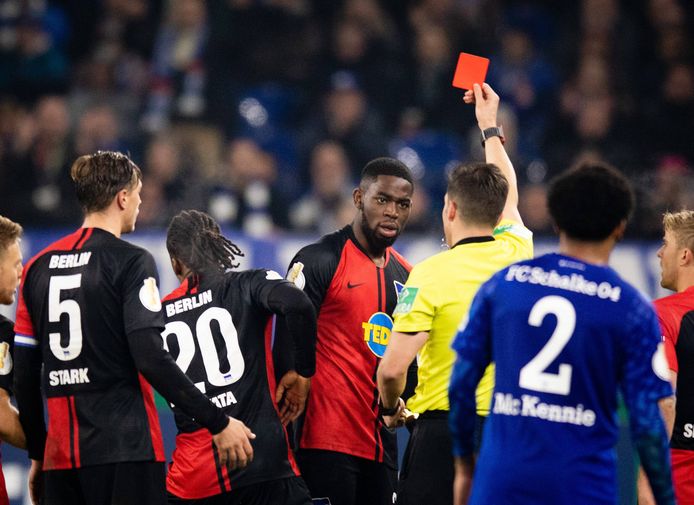 Politie Gelsenkirchen onderzoekt racisme bij Schalke ...