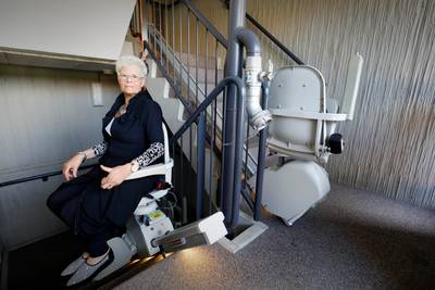 Oudere bewoners zijn blij met de stoeltjeslift, maar ze mokken ook