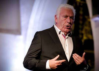 Beverwijk eert jarige bariton Marco Bakker (80) met eigen straat