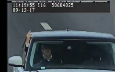Brit die middelvinger opstak naar flitscamera's moet 8 maanden de cel in