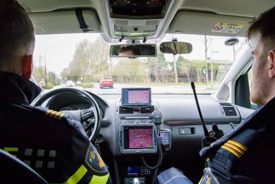 127 keer te snel tijdens zes uurtjes controle op ‘gevaarlijke’ Hapseweg bij Oeffelt