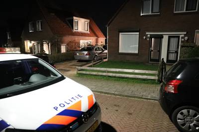 Man geslagen met voorwerp bij woningoverval in De Steeg, daders op de vlucht