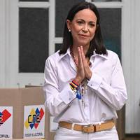 Oppositieleider Machado hoopt snel terug te keren naar Venezuela • VS: ‘Bijna 200 soldaten ingezet bij operatie in Caracas’