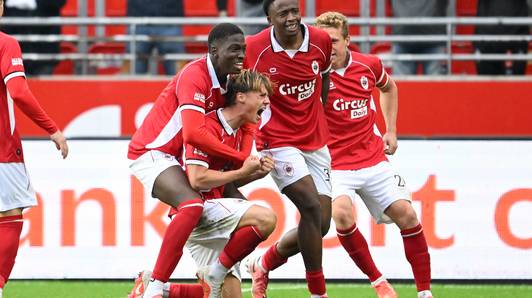 Opluchting bij Marvin Compper en co: Antwerp veert eindelijk recht en boekt ruime zege tegen Charleroi