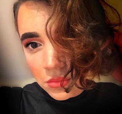 Voice-kandidaat Robin (14) houdt van make-up en maakt lange neus naar pesters