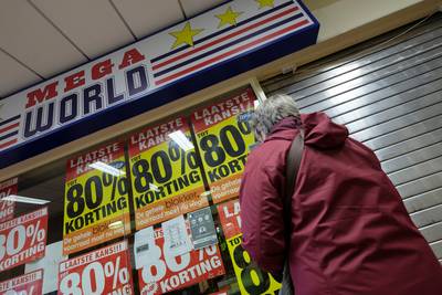 Vakbond roept personeel Mega World op om winkels dicht te houden