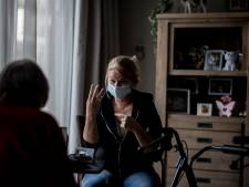 Voor doven en slechthorenden voelt mondkapjesplicht onveilig: ‘de communicatie raakt enorm verstoord’