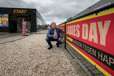Wasstraat geeft vrouwen nog meer korting na kritiek op 'ladies day'