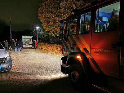 Brandweer rukt voor niets uit: camperbrand Lathum blijkt onschuldige vuurkorf te zijn