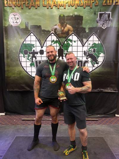 Powerlifters uit Arnhem pakken Europese titel in Ierland