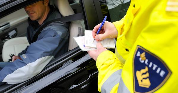 Politie slingert in Cromvoirt 142 hardrijders op de bon; in Vught een automobilist met 10 kilo illeg