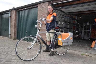 Postbode rent achter fietsendief aan, maar die dreigt: Straks heb je een nóg groter probleem