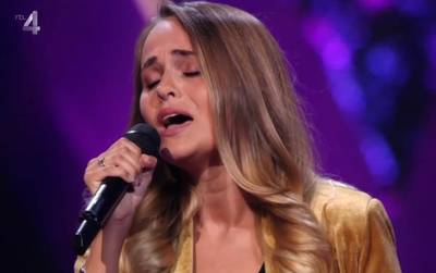 Iris laat tranen vloeien met lied voor pa: ‘Zou graag weer contact willen’