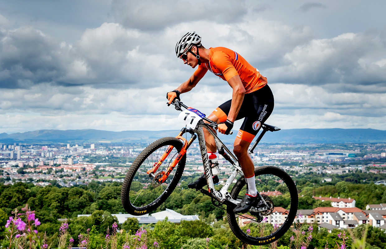 Van der Poel wint EK mountainbike, Vader derde | Het Parool