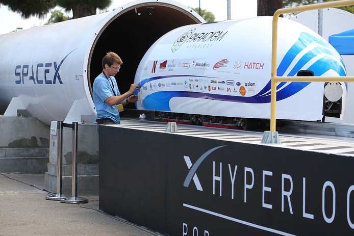 Een van de voertuigen die meedeed aan een wedstrijd voor toepassingen met de Hyperloop.