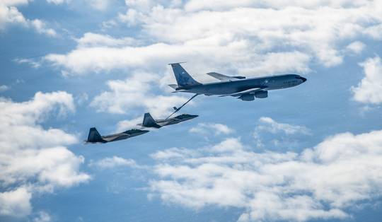 4 van de 6 bemanningsleden van gecrasht tankvliegtuig in Irak zijn overleden, bevestigt Amerikaans leger