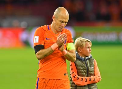 Robben hakt de knoop door en stopt na veertien jaar bij Oranje
