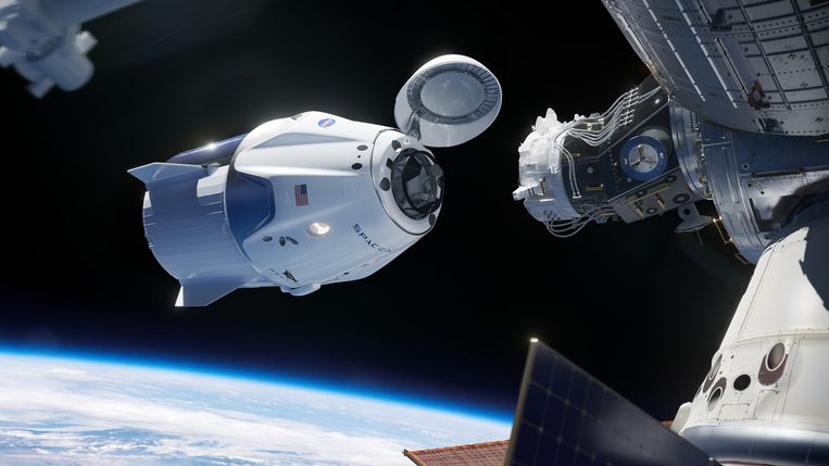 Een simulatie van hoe de Crew Dragon zich aan aan af het ISS koppelt.