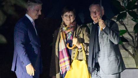 Koning last adempauze in en blijft weg van namen die mogelijk een rol zullen spelen in volgende regering