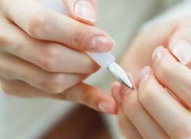 Ontstoken nagelriem? Dít kun je ertegen doen