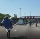 Motorrijders dopen Antwerpse Ring om tot stuntbaan