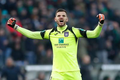 Vers un départ de Van Crombrugge? Le Diable Rouge suivi par un club de Serie A