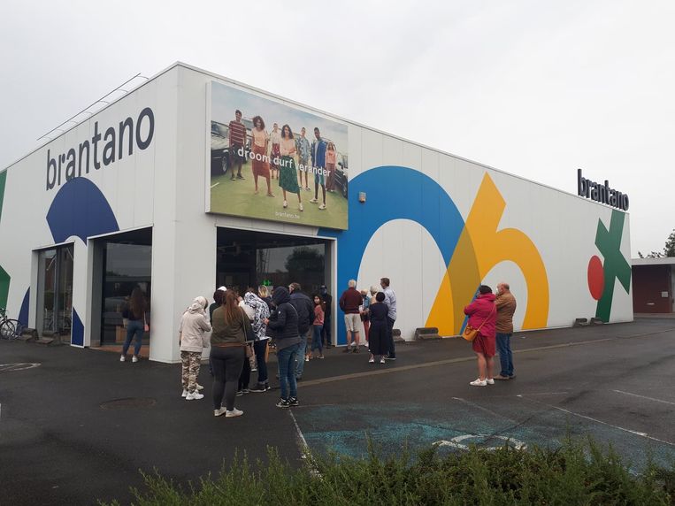 In Roeselare stonden klanten opnieuw voor een gesloten deur.