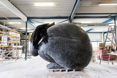 Piet Parra maakt sculptuur voor Flevopark