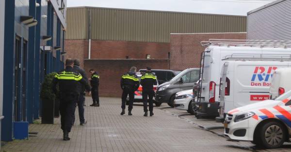 Gewapende (vuurwapens) overval op bedrijfspand Den Bosch, meerdere overvallers in auto gevlucht .