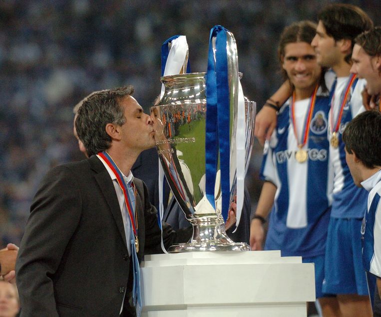 De dag dat de wereld kennis maakte met José Mourinho of hoe de Special One in 2004 zijn eerste