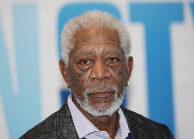 Morgan Freeman beschuldigd van ongewenste intimiteiten