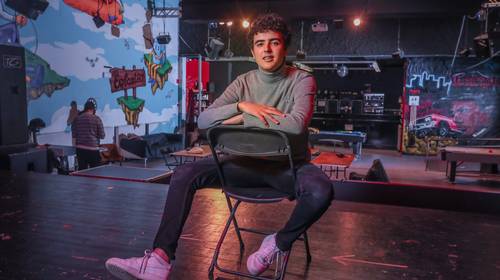 INTERVIEW. Amir (18) is nieuwe voorzitter Vlaamse Jeugdraad: “Geef jongeren voorrang bij versoepelingen coronaregels”