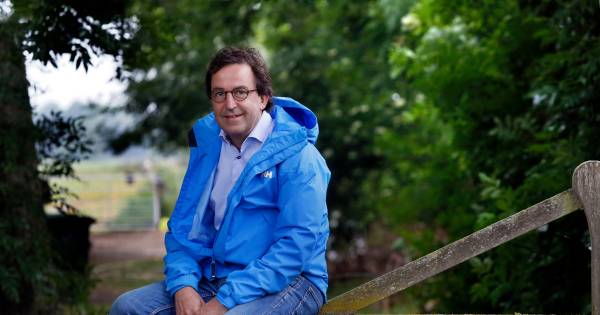 Ic Man Diederik Gommers Stamgast Bij Talkshows En Rutte Thuis Tussen De Koeien In Wijngaarden Dordrecht Ad Nl