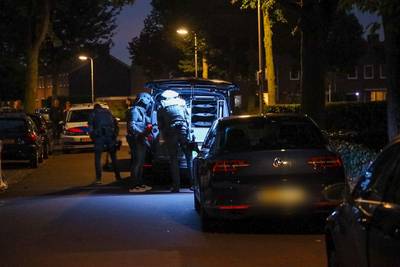 Arrestatieteam haalt vrouw uit huis na zwaaien met mes in Elst