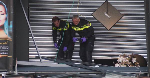 Auto die mogelijk betrokken was bij ramkraak op casino in Waalwijk gevonden in Molenschot - BD.nl