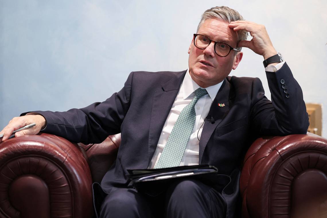 Keir Starmer zegt dat hij aanblijft als premier: ‘Land verwacht dat we verder besturen’
