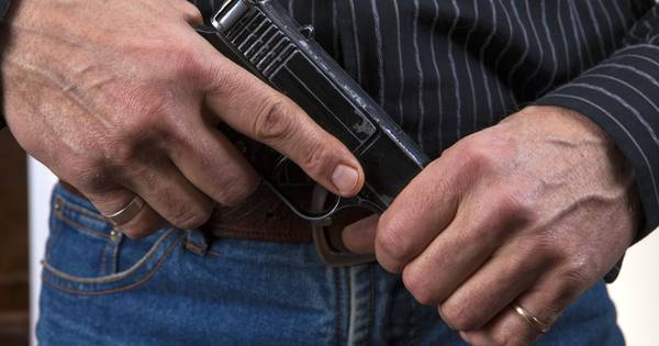 Melding van vuurwapen in Lepelstraat: man blijkt nepwapen bij zich te hebben