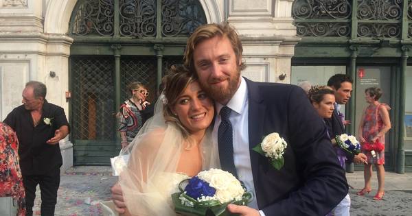 In Vale Korte Broek Op Sjieke Italiaanse Bruiloft Binnenland