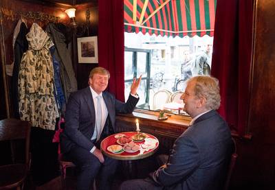 Koning Willem-Alexander op bezoek in Amsterdamse Jordaan