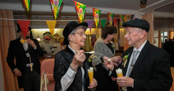 Bakels echtpaar trouwt na 61 jaar opnieuw in de onecht