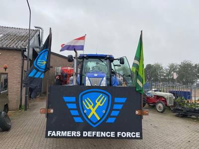 Eén tractor mag ondanks verbod naar de demonstratie, die van boer Rutger uit Halle